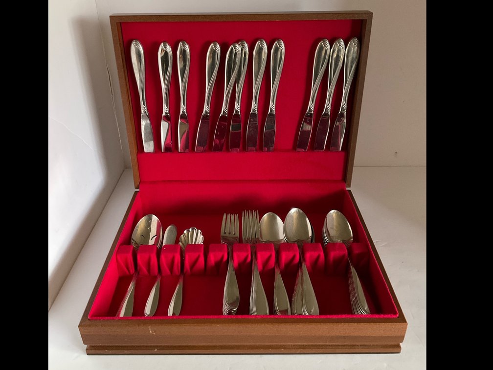 Oneida flatware with case-Living room 