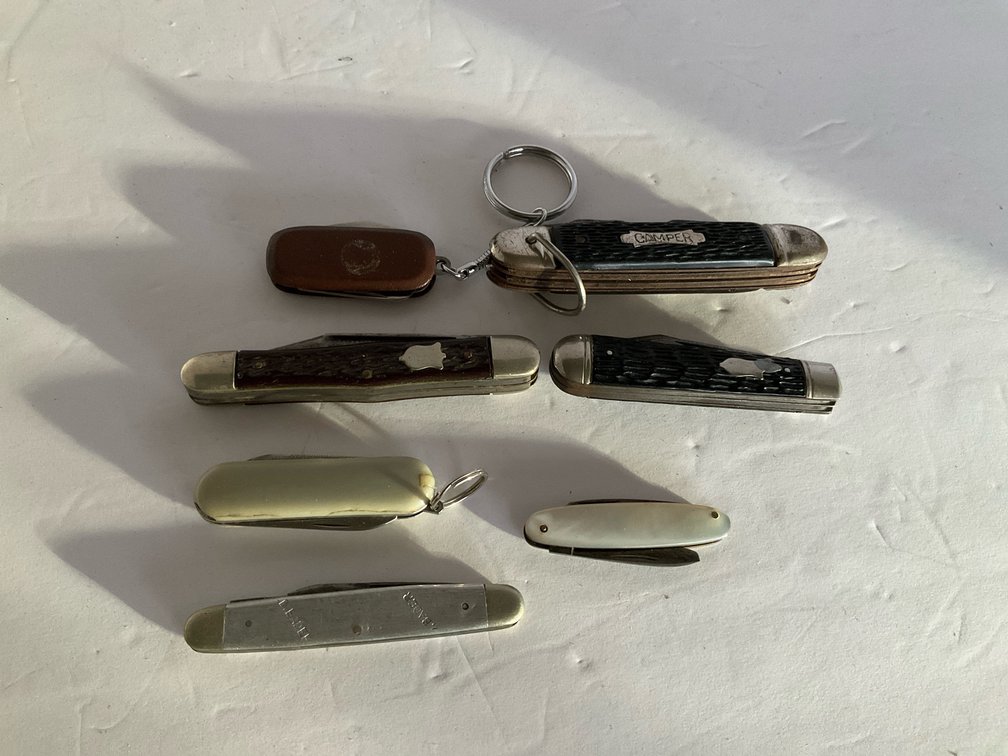 Assorted pocket knives-Living room 