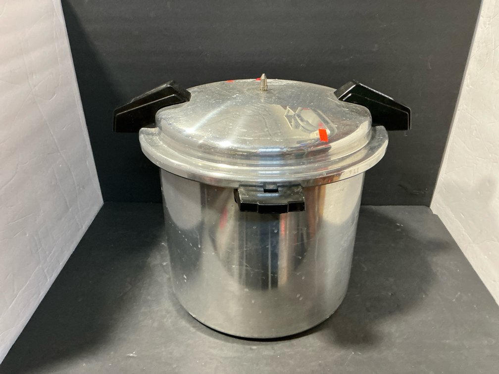 Large Mirro pressure cooker