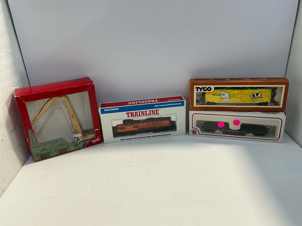 Train cars & related 