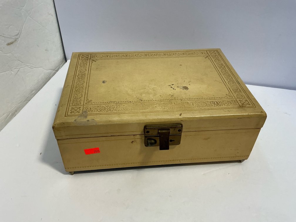 Hinged jewelry box & assorted costume jewelry 