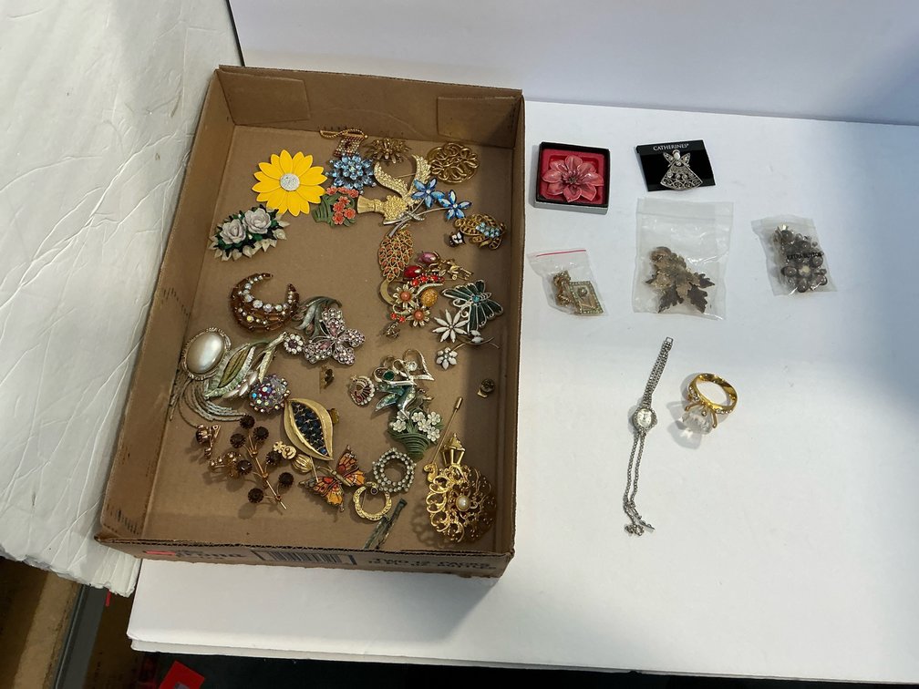Assorted costume jewelry 