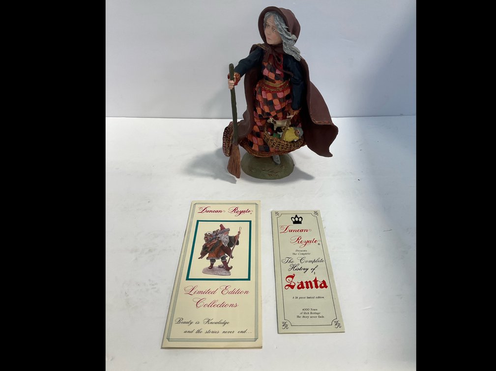 Duncan Royale Befana decorator 