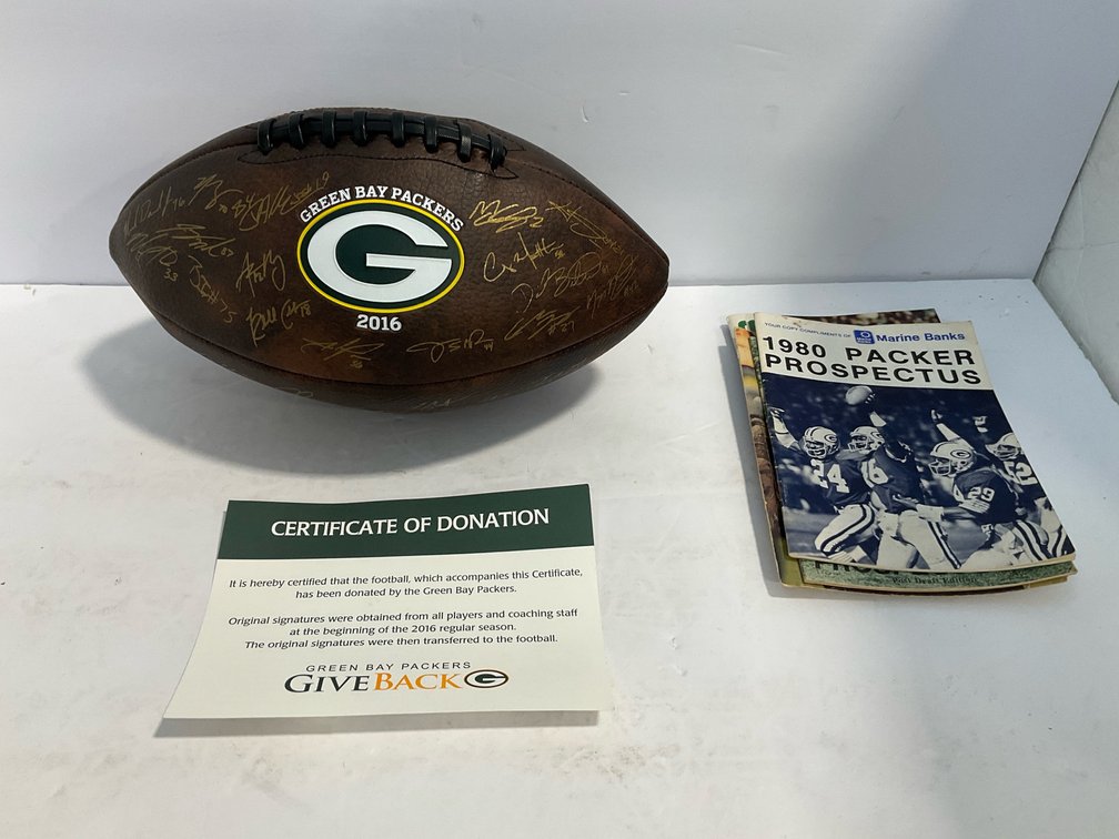Packer related booklets & facsimile team ball 