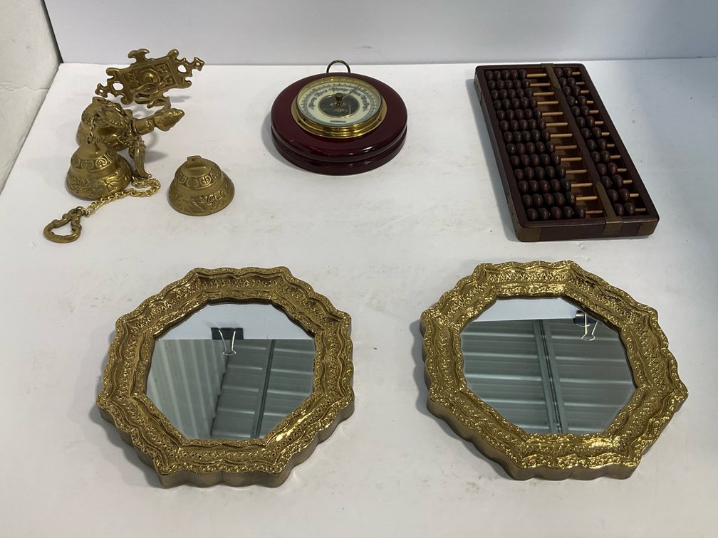 Abacus, small mirror, weather station & assorted brass 