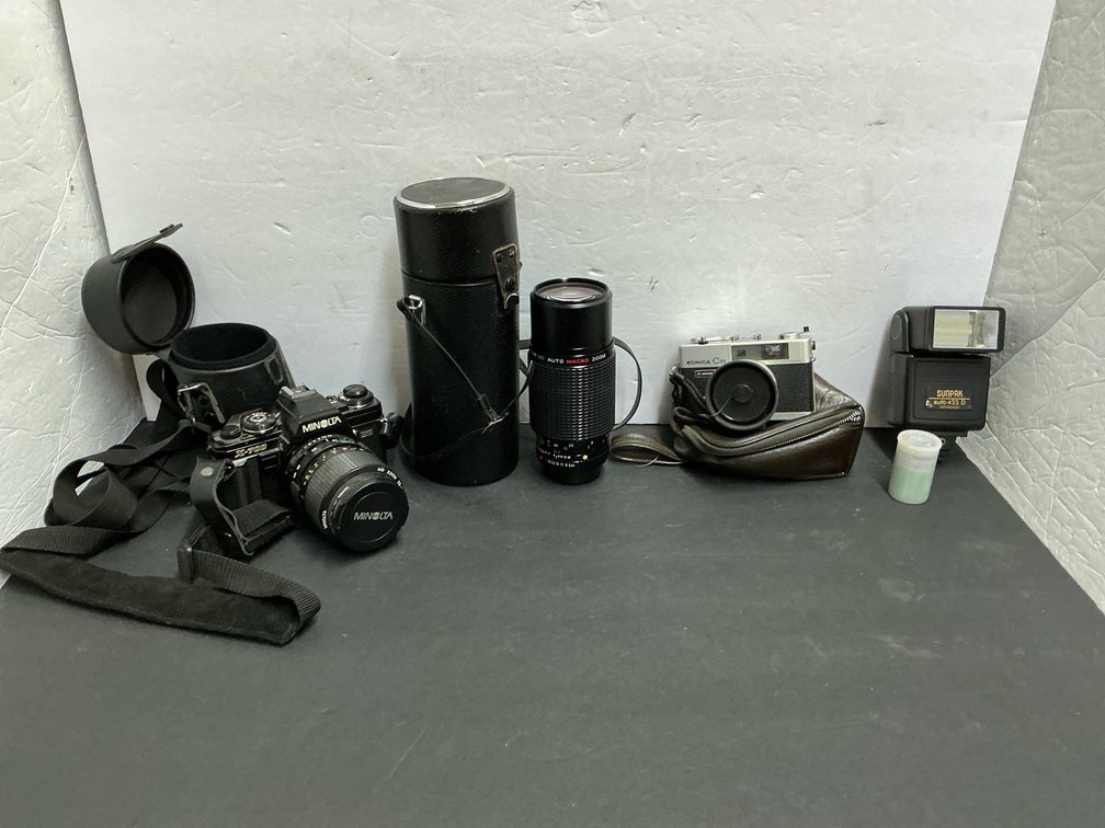 Minolta 35mm camera & lenses