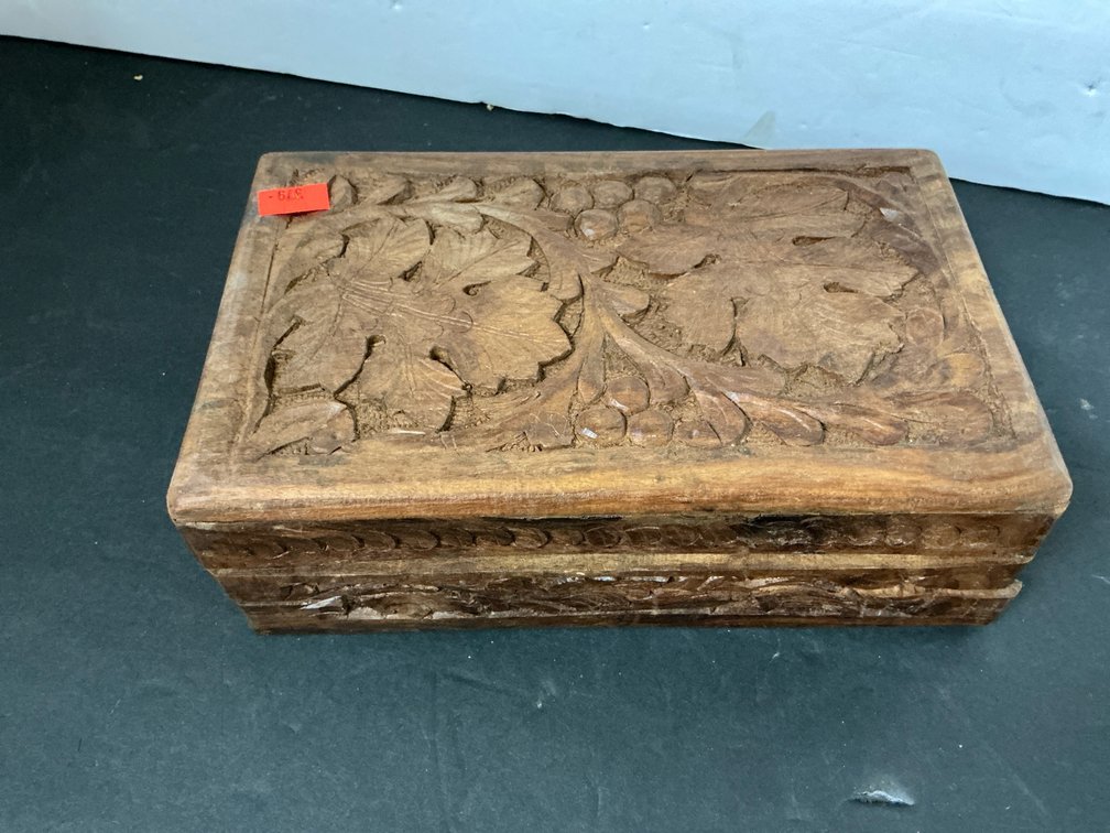 Wood box & assorted pins 