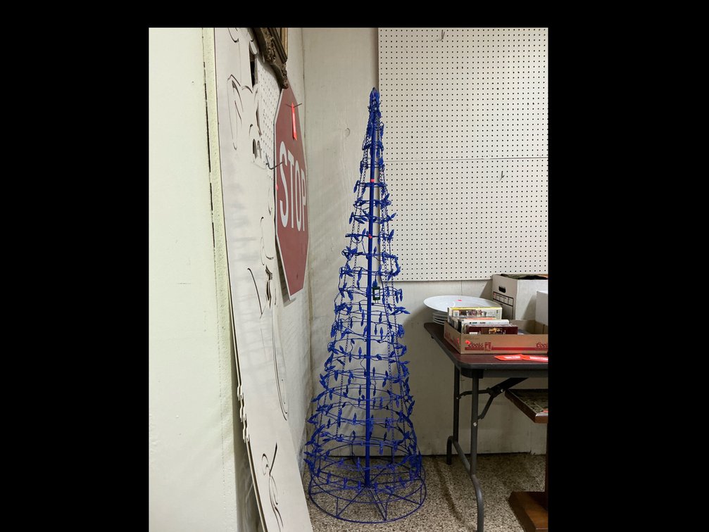 Lighted 6’ blue tree decorator 