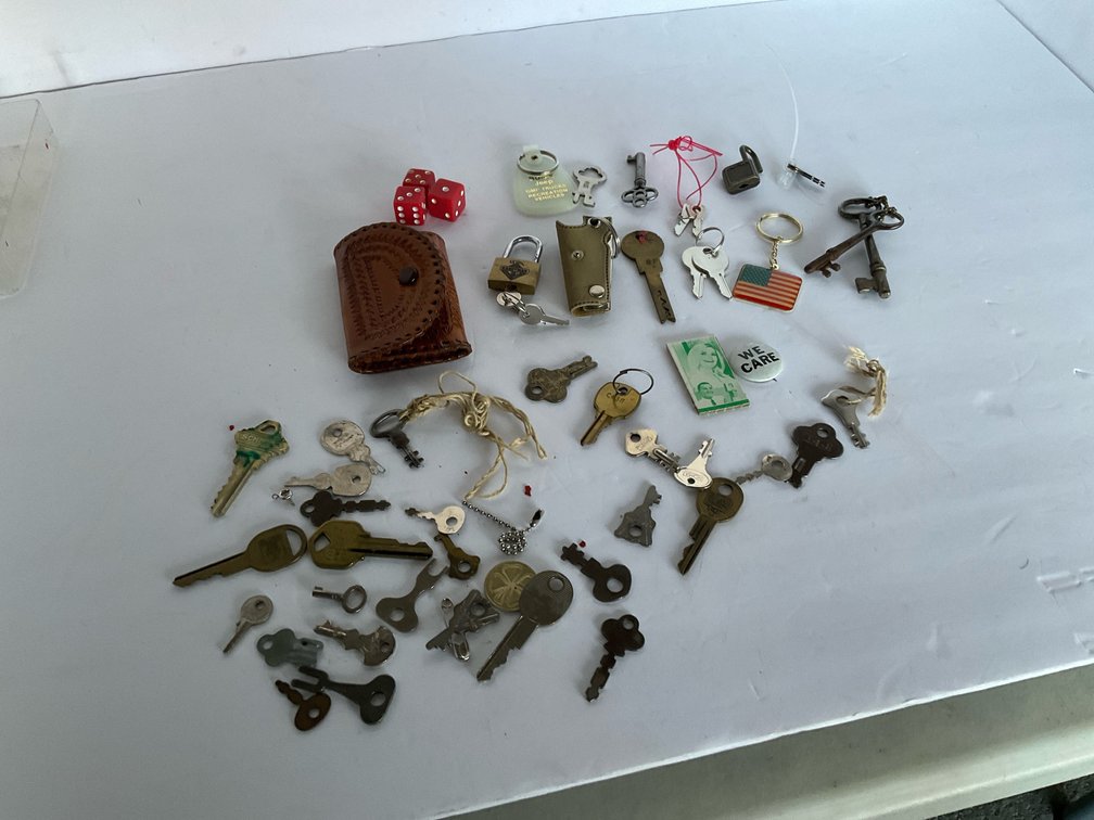 Keys, dice & assorted-Living room 