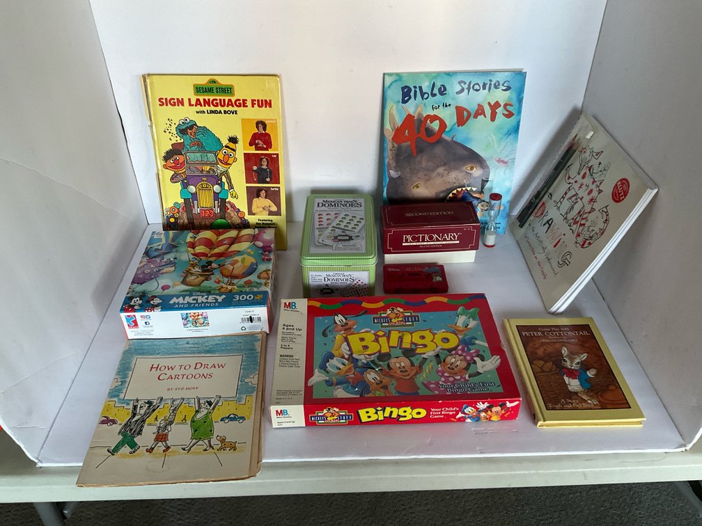Dominoes & assorted games-Living room 