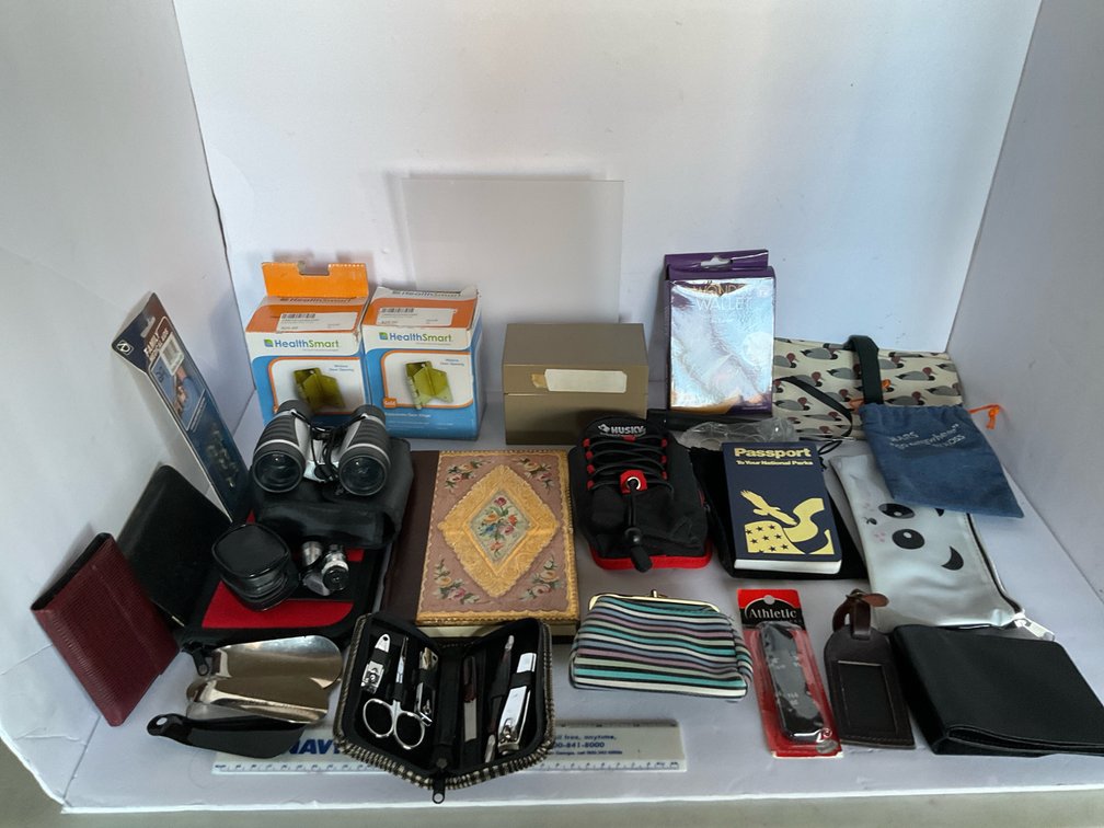 Hinges, binoculars, Husky mini bag, recipe box & assorted-Living room 