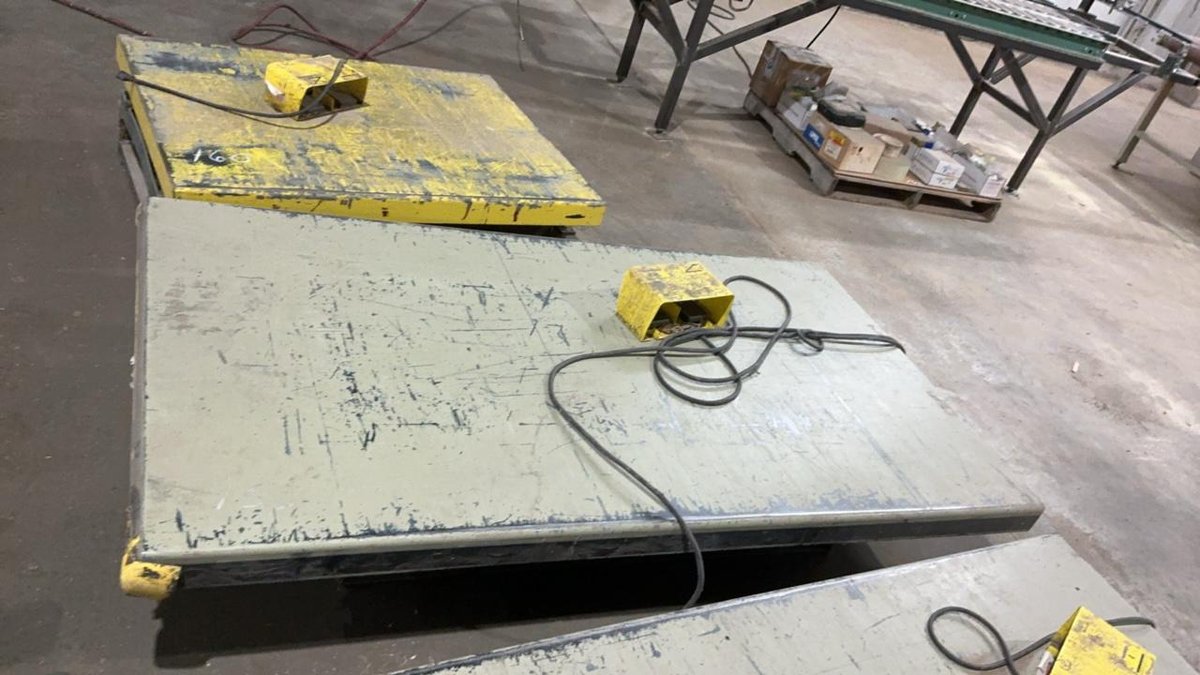2000 lb. Scissor Lift