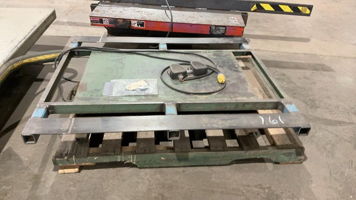 Southworth Lift Table