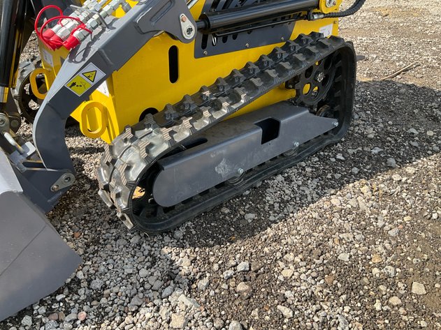 Unused LandHonor LHR-T460K1 Mini Skid Steer Track Loader - Middlefield, OH