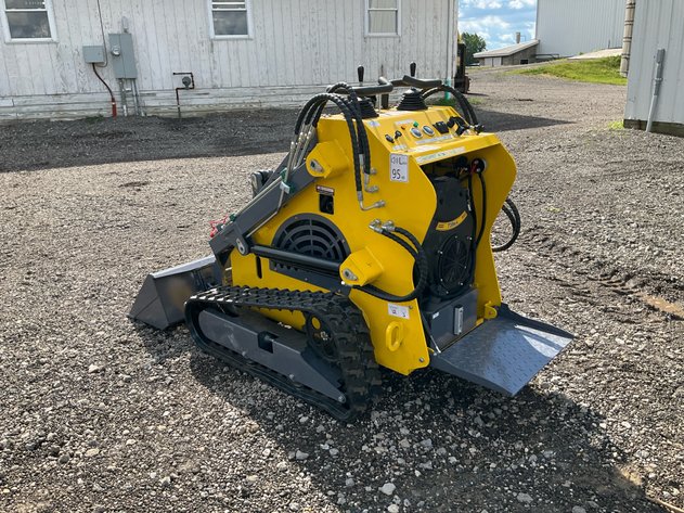Unused LandHonor LHR-T460K1 Mini Skid Steer Track Loader - Middlefield, OH