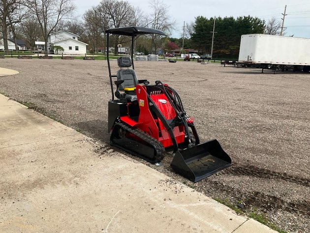 Unused SDLL580 Mini Skid Steer  - Middlefield, OH