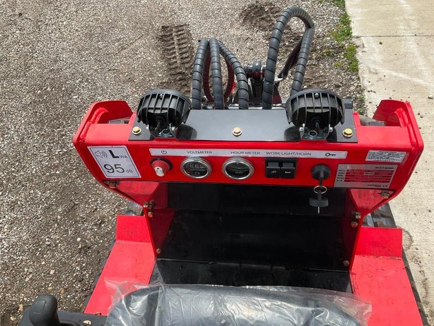 Unused SDLL580 Mini Skid Steer  - Middlefield, OH