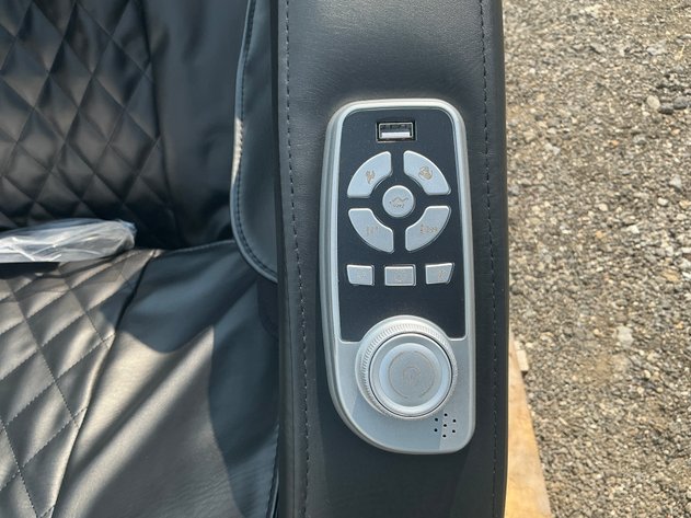 Unused IRMC Massage Chair  - Middlefield, OH