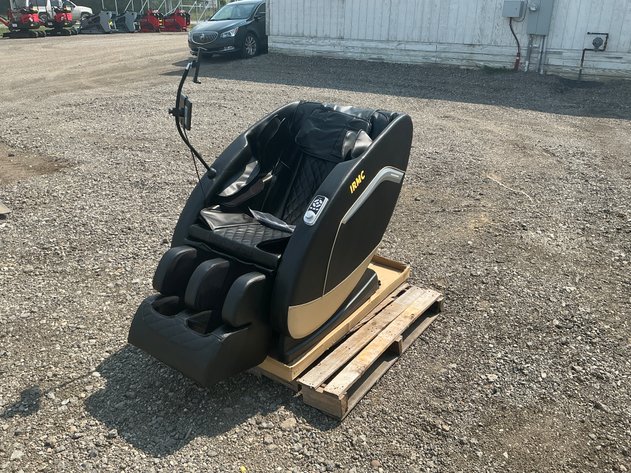 Unused IRMC Massage Chair  - Middlefield, OH