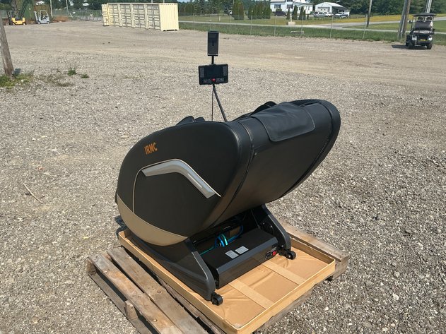 Unused IRMC Massage Chair  - Middlefield, OH