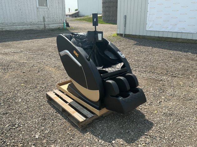 Unused IRMC Massage Chair  - Middlefield, OH