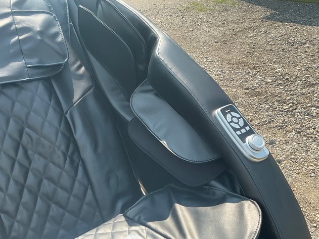 Unused IRMC Massage Chair  - Middlefield, OH