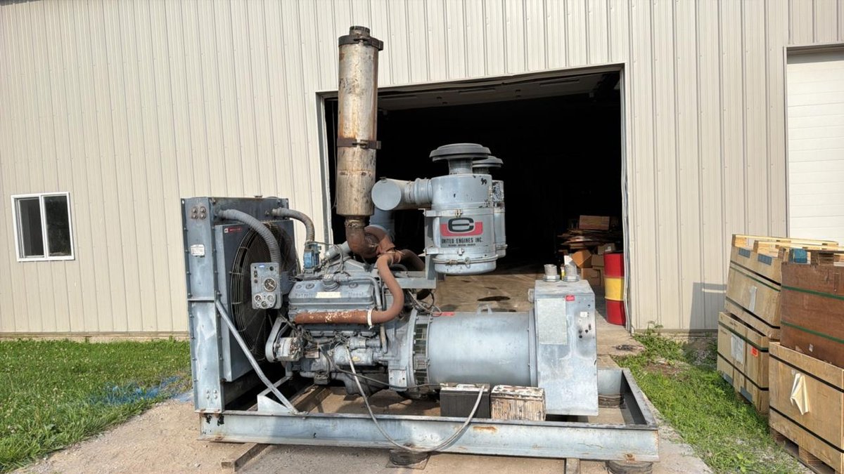1996 Detroit 325 KW Genset