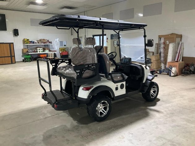 Unused White SDLGC80 GOLF CART  - Middlefield, OH