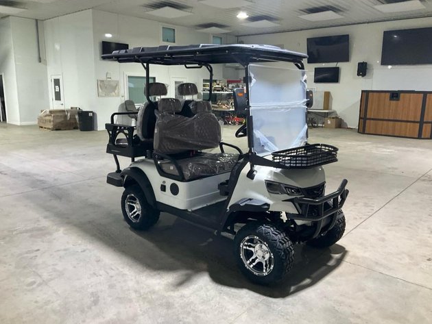 Unused White SDLGC80 GOLF CART  - Middlefield, OH