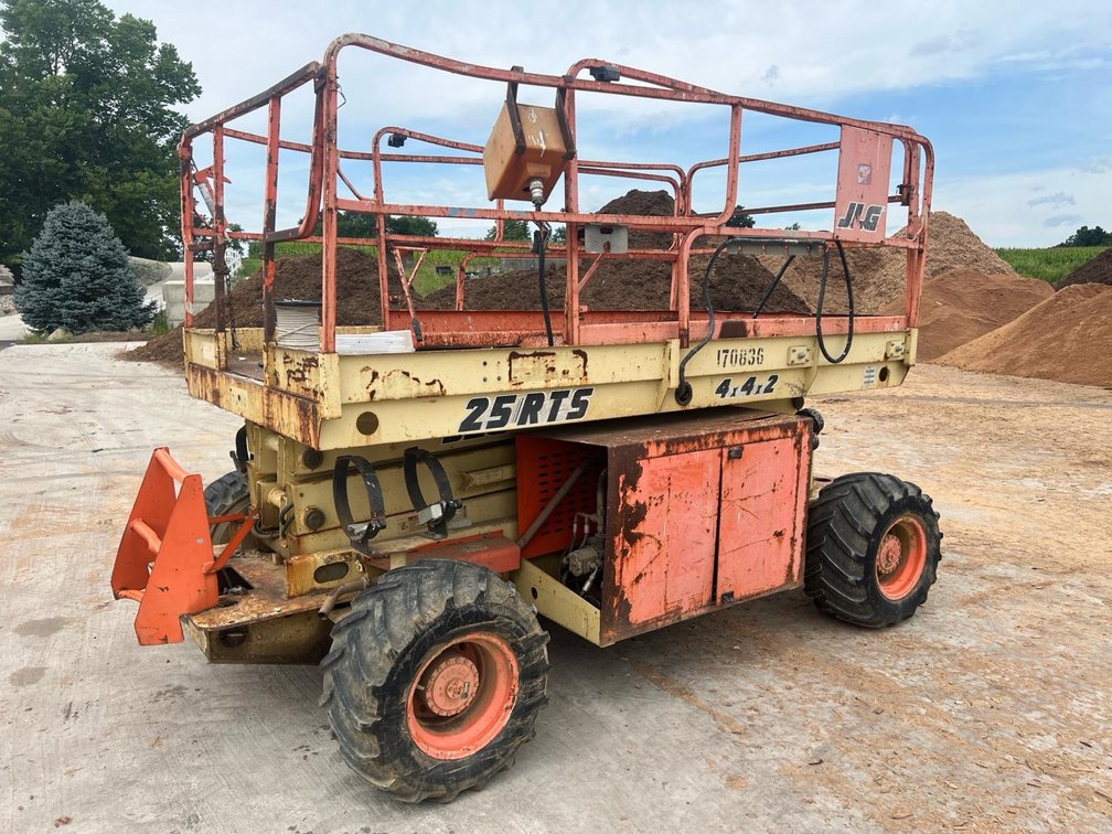 2000 JLG 25RTS Rough Terrain Scissor Lift-Offsite