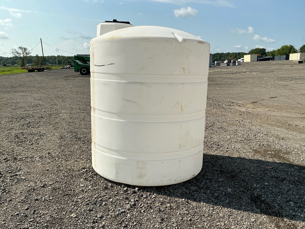 1000 Gallon Vertical Polyethylene Storage Tank