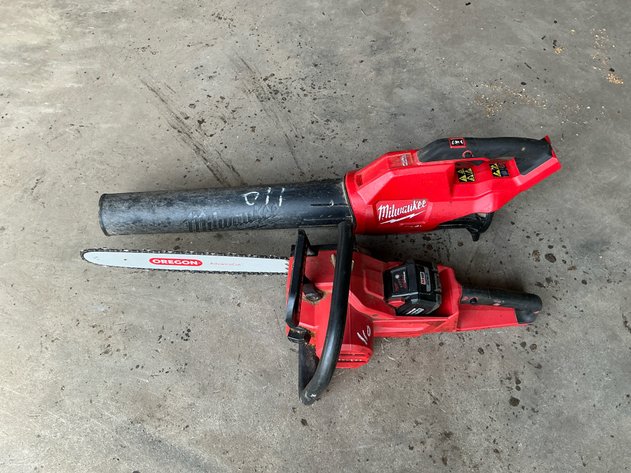 Milwaukee M18 FUEL 16" Cordless Chainsaw & Handheld Blower Lot