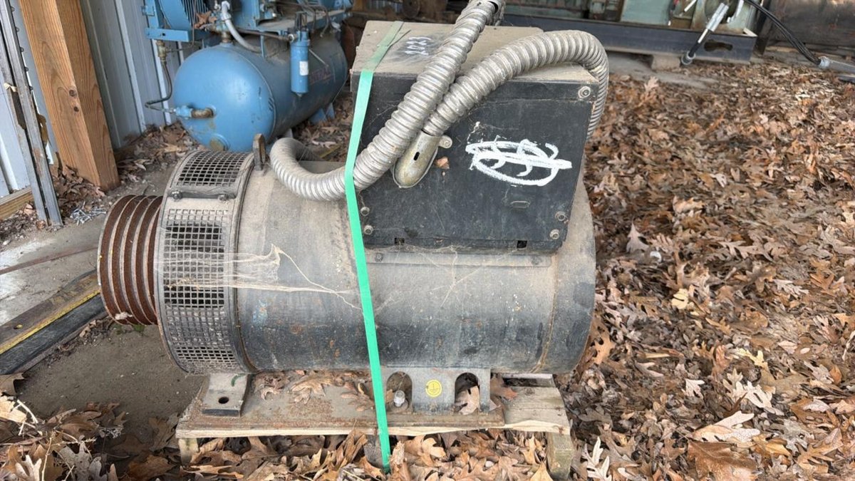 Electric Generator  - Walnut Hill Lumber