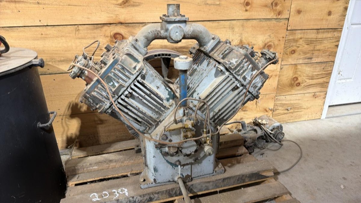 Quincy 25 HP Air Compressor  - Walnut Hill Lumber