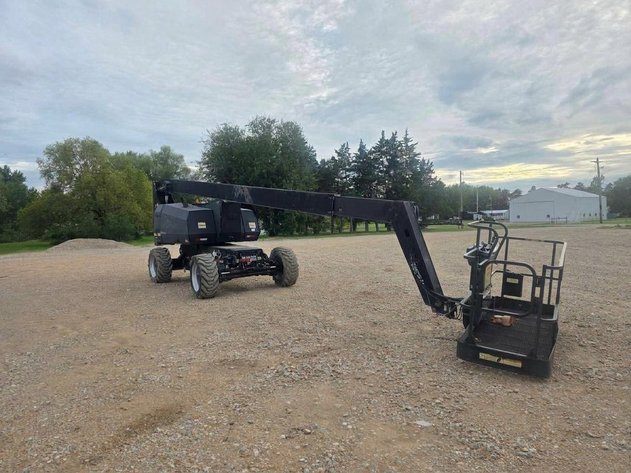 2015 JLG 800AJ Articulating Boom Lift