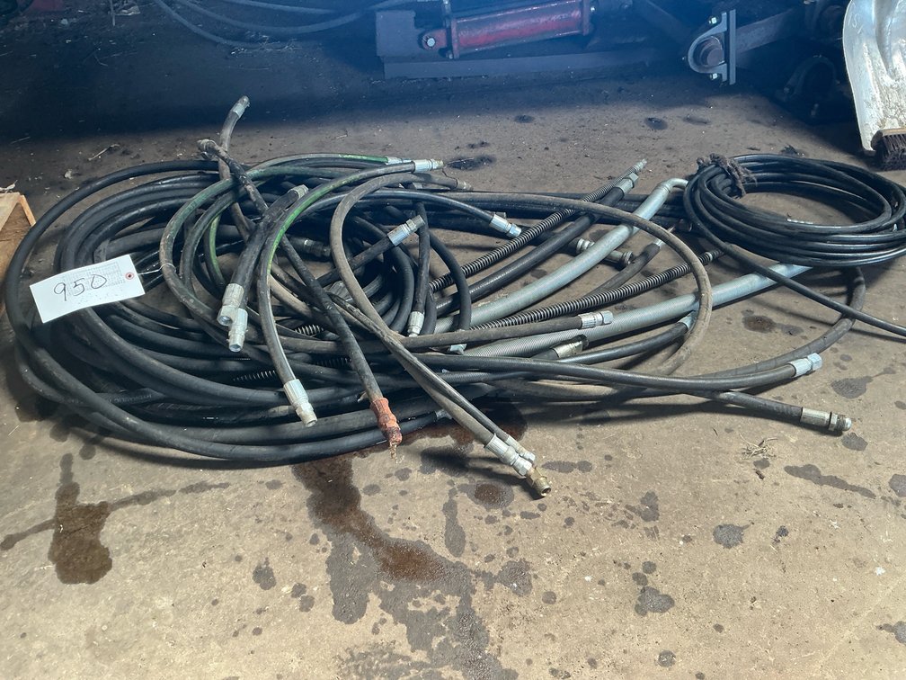 Hydraulic Hoses with Crimped Fittings and Spring Guards