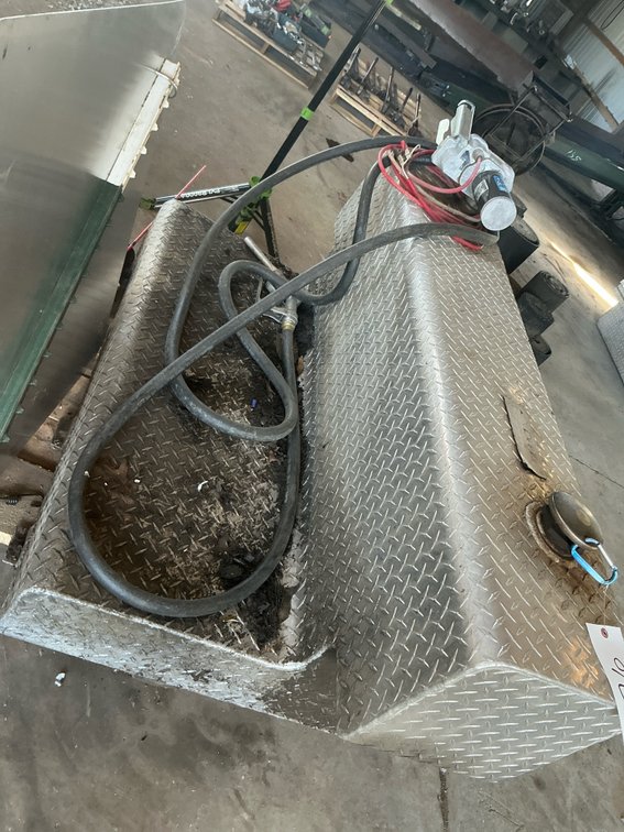 Dee Zee Aluminum Diamond Plate Auxiliary Fuel Transfer Tank with GPI 150S Pump