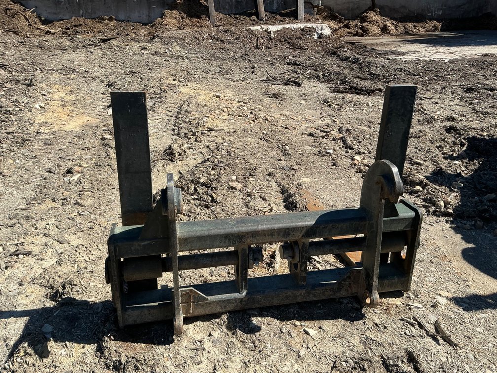 Quick-Attach Pallet Fork Attachment
