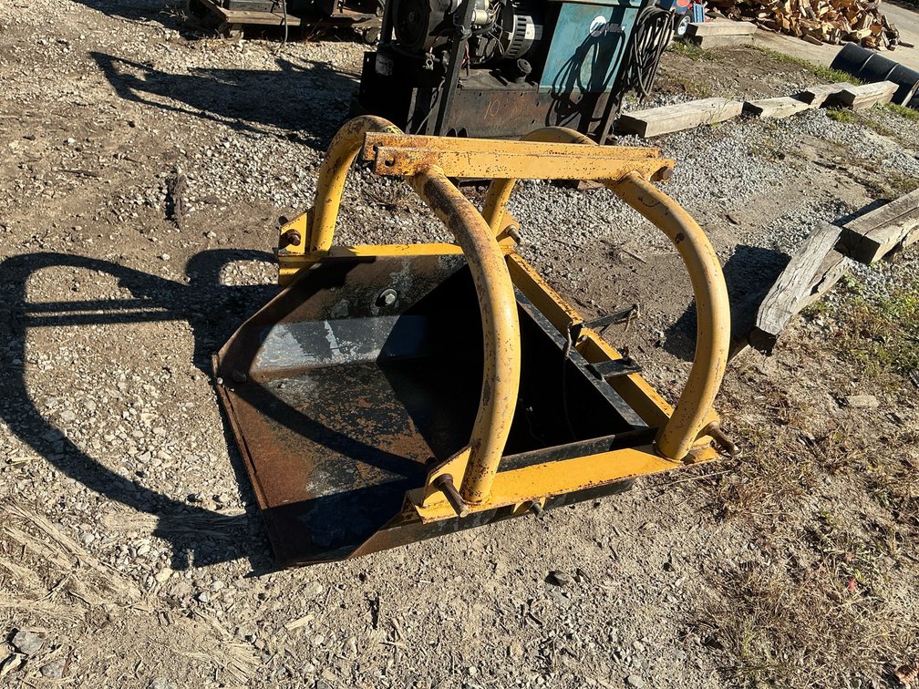 3-Point Hitch Dirt Scoop Attachment