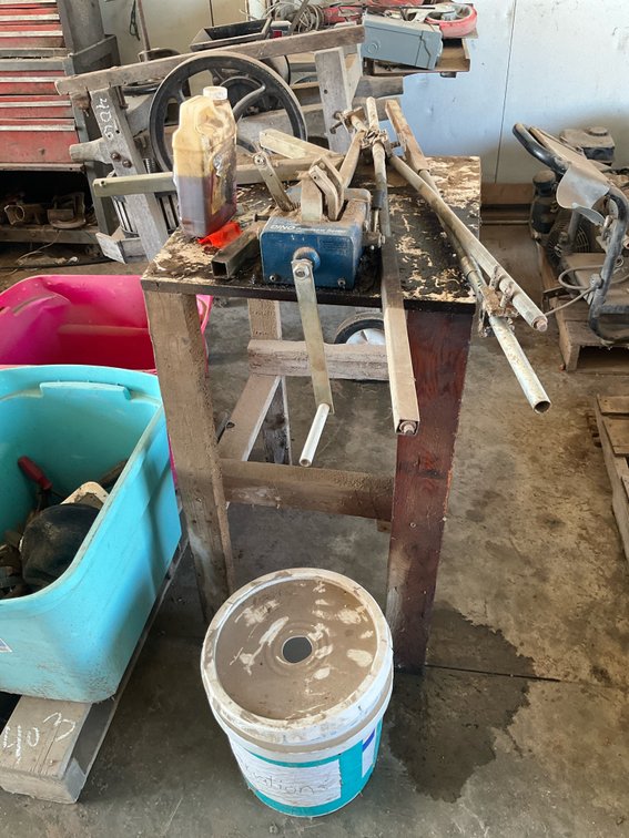 Dinasaw DINO Manual Bandsaw Blade Setter on Stand