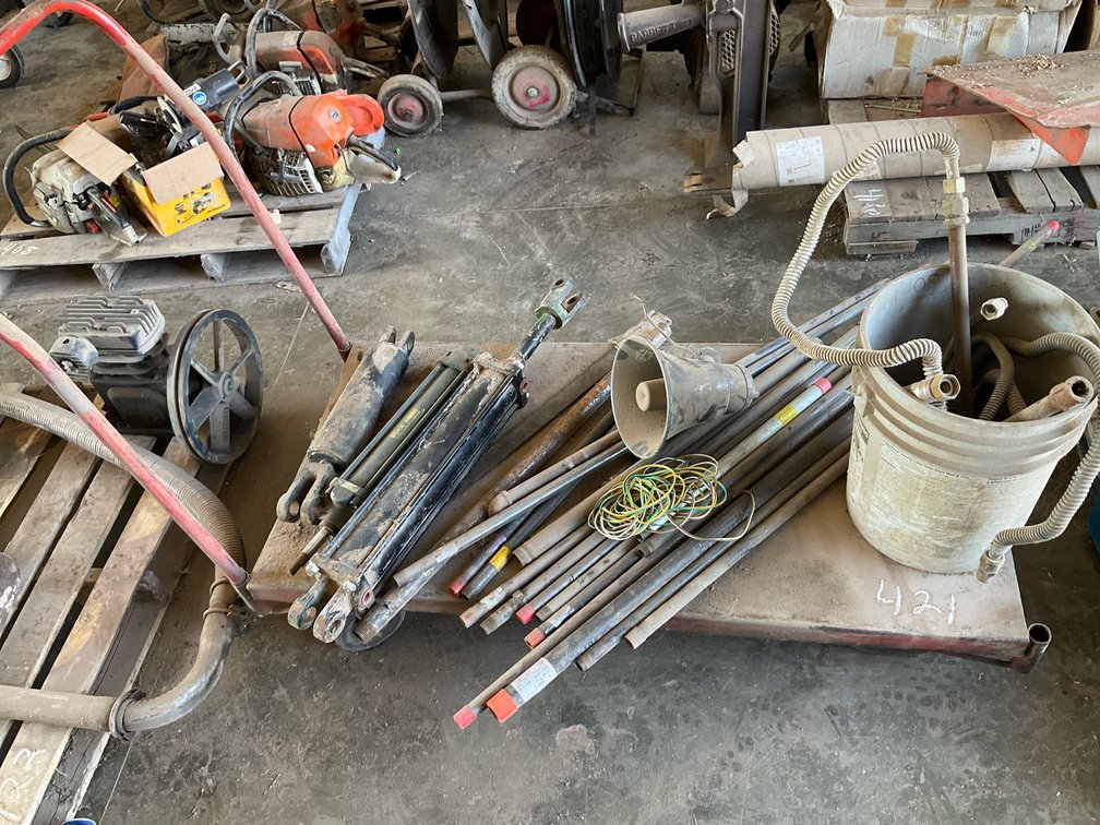 Platform Cart with Hydraulic Cylinders, Threaded Pipes, Horn Speaker, and More