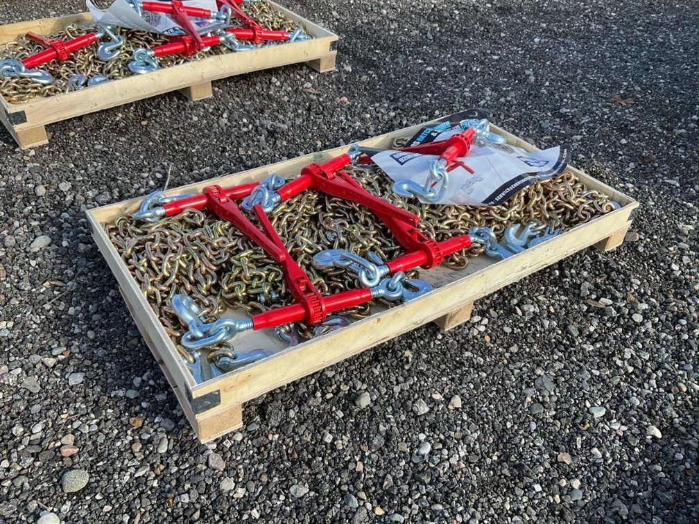 Unused Greatbear (5) 9200 LB Ratchet Binders and (10) 3/8" 20' G70 Chains - Middlebury, Indiana
