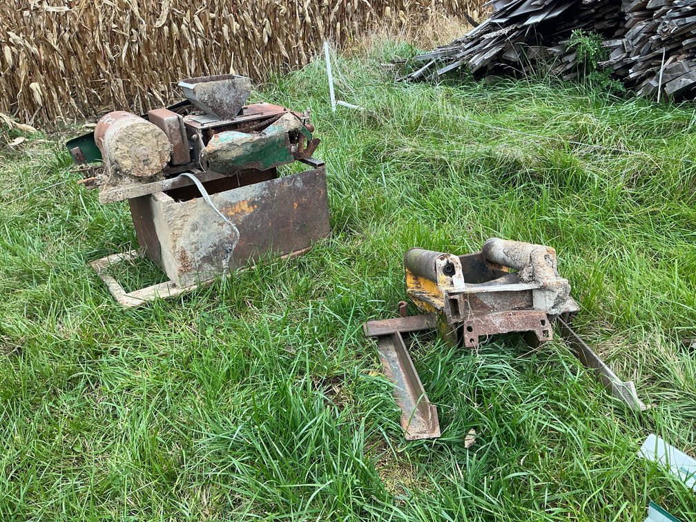 Hopper-Fed Grinder Unit and Logging winch Arch