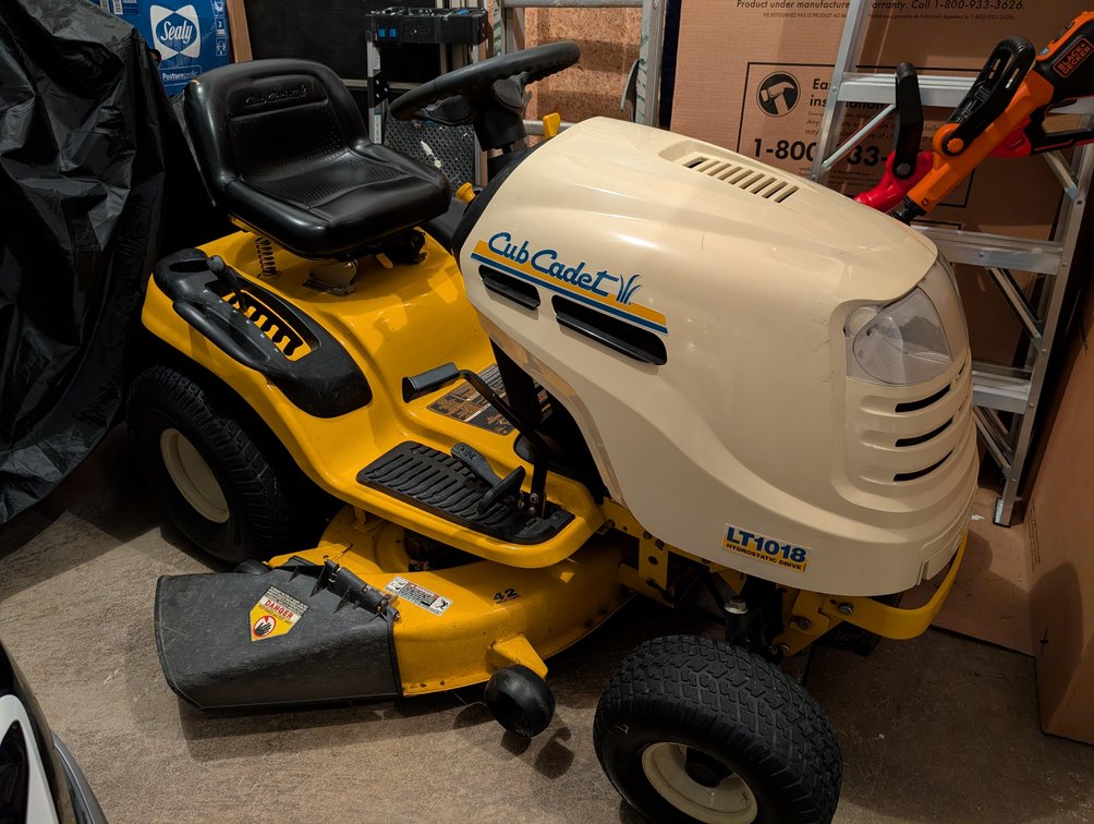 Benefit Lot for Humane World for Animals (US) - 2015 Cub Cadet LT1018 Lawn Mower
