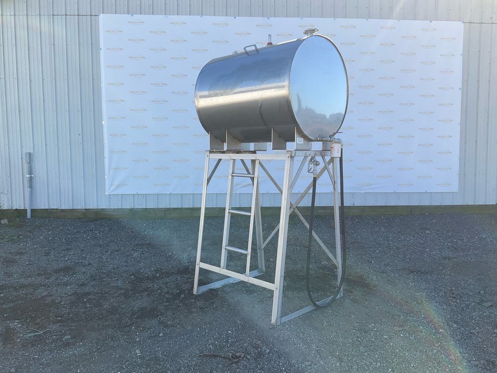 NEW Superior Tank 200 Gallon Stainless Steel Tank on Elevated Stand