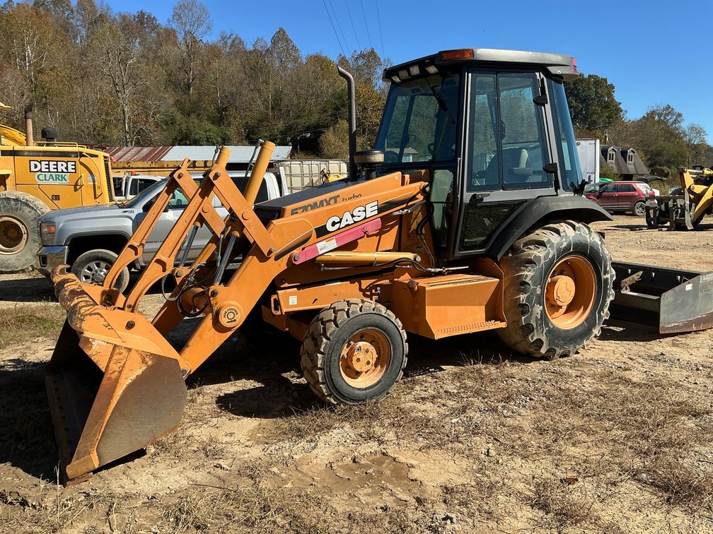 2004 Case 570MXT Turbo Tractor Loader with FFC 440 Box Scraper