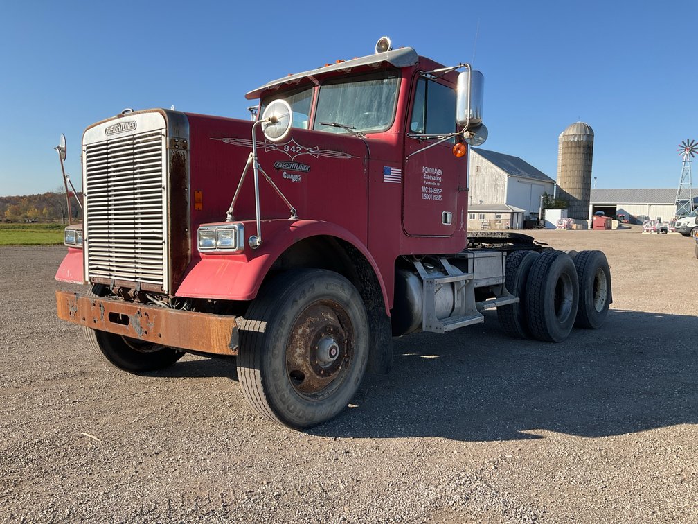 1984 Freightliner FLC 12064T Semi Truck*