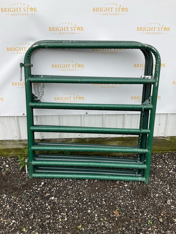 Behlen Country 4' 7-Rail Tubular Steel Livestock Gates