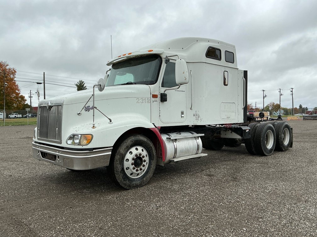 2006 International 9400i Eagle Sleeper Semi Truck
