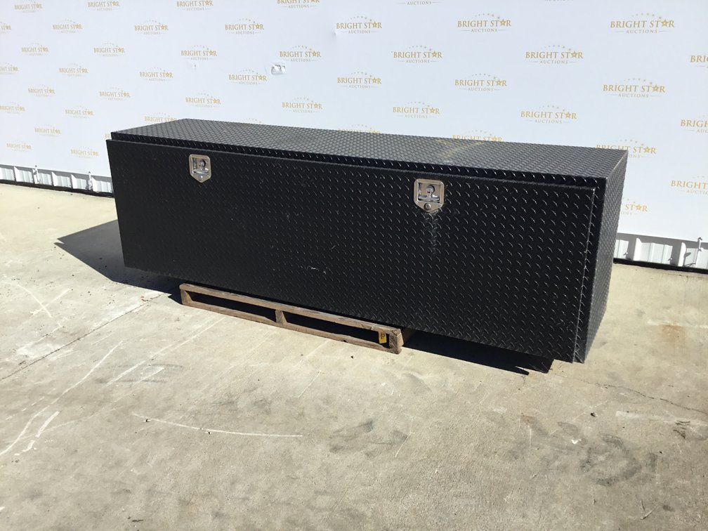 Black Diamond-Plate Truck Tool Box